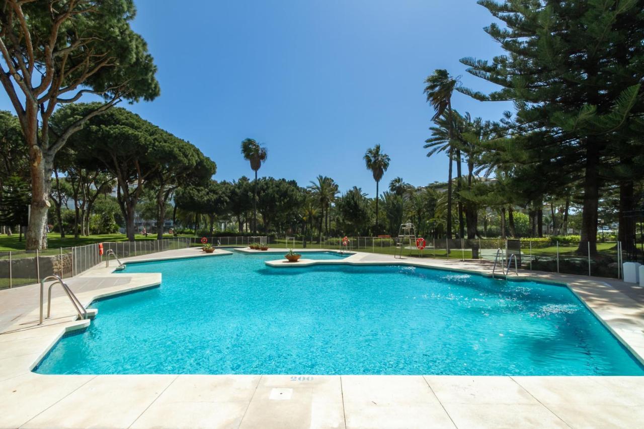 Marbella Banus Suites - Bird Of Paradise Playas Del Duque Banus Suite Apartment Luaran gambar